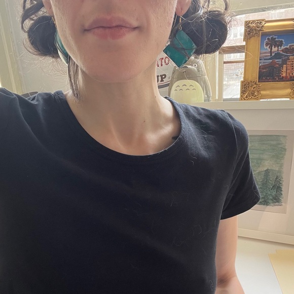 1980s vintage turquoise square dangling earrings with gold wire accents - Picture 4 of 15